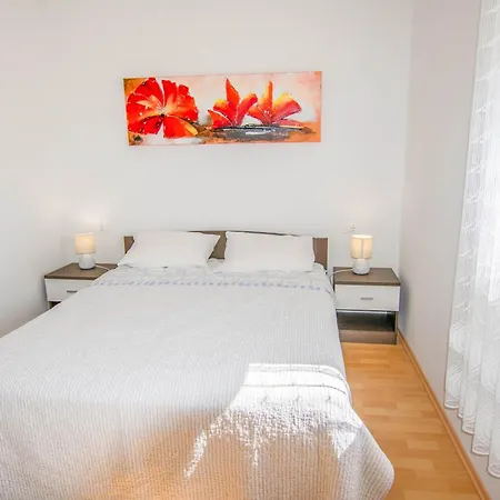 Apartment Etera *