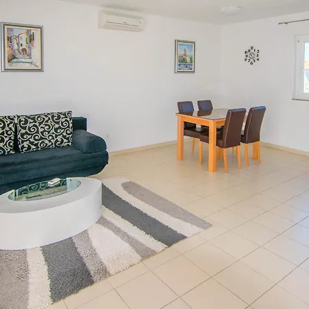 Etera Sveti Filip i Jakov