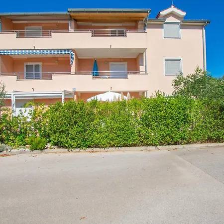 Apartman Etera Sveti Filip i Jakov